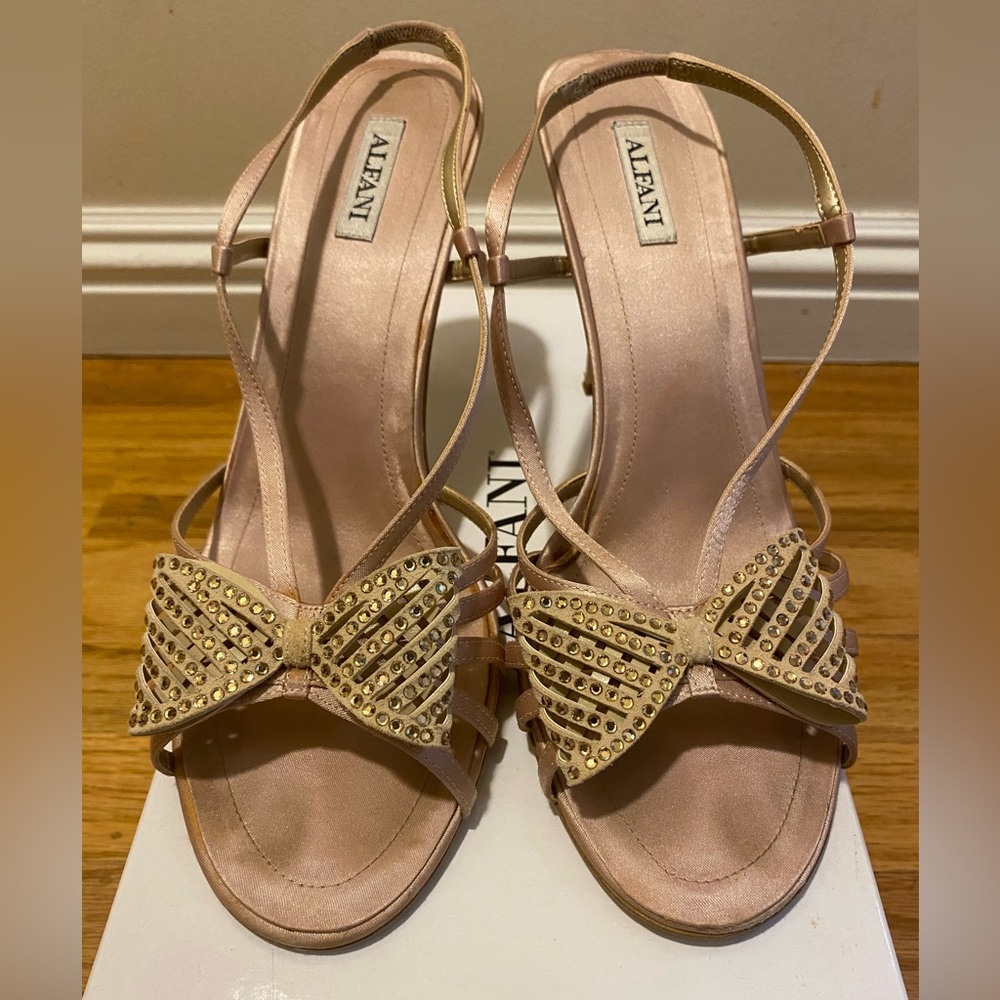 Alfani Woman’s Shoes Heels Rhinestone Bow Size 10 Gold Light Gold Rose Gold